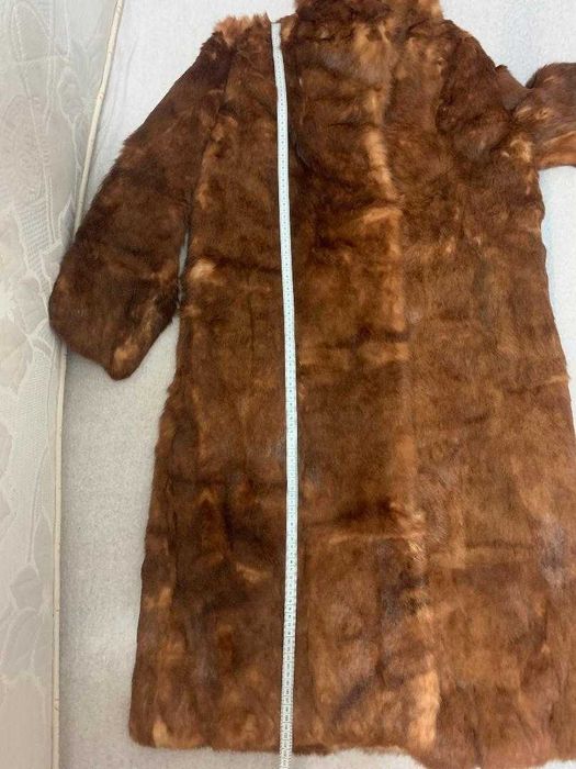 Vând haină lungă de blană naturală iepure