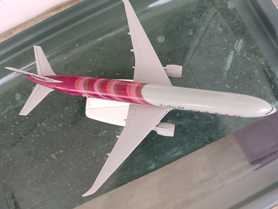 Machetă avion Qatar