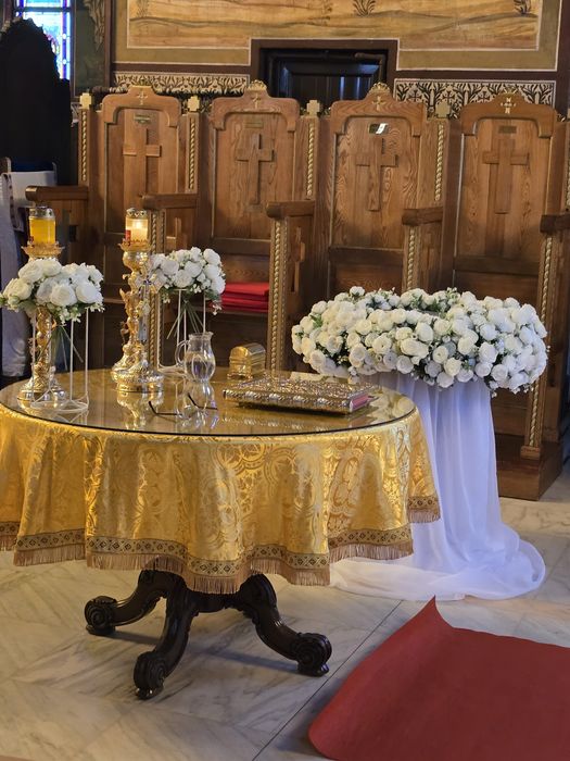 Decor flori - cristelniță  botez/ cununie