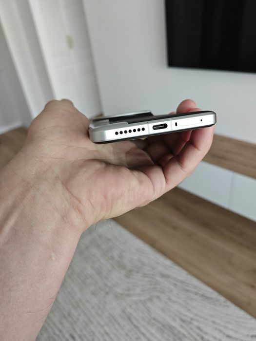 Xiaomi 15 ultra silver chrome