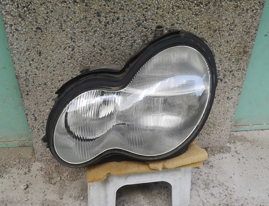 Оригинален фар Мерцедес Ц 203 Mercedes C W 203 Ksenon