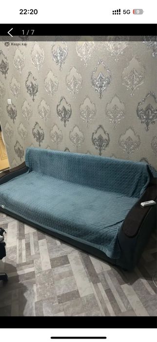 Диван раскладной с 3 подушками