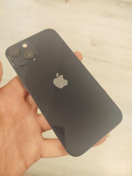 Продавам Iphone 13