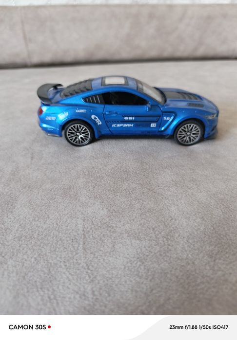 Машинка моделька