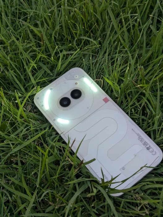 Nothing phone        ,