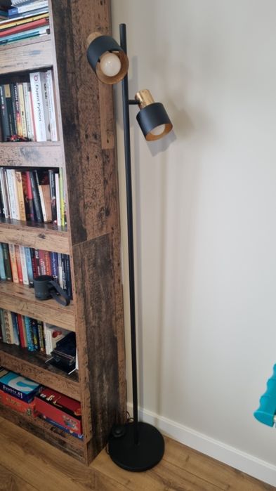 Черен правостоящ лампион