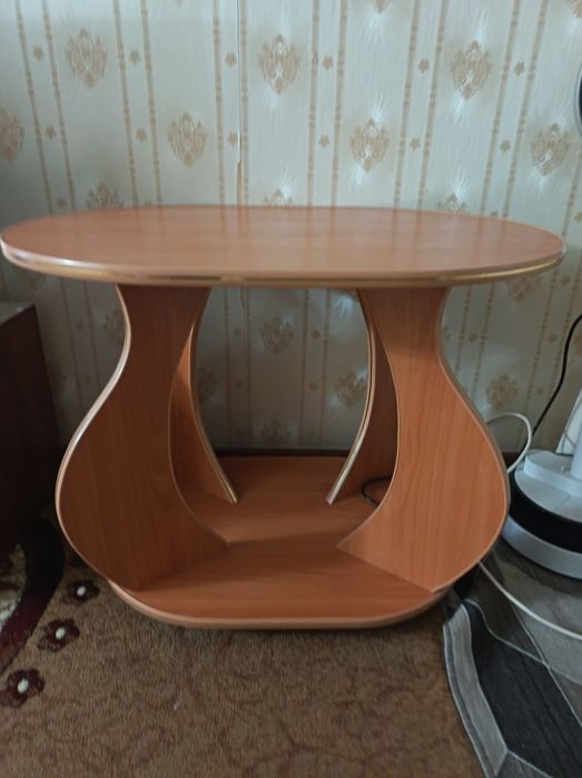Продам столик для гостиной
