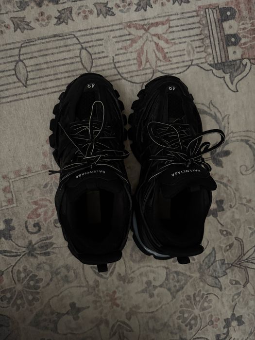 balenciaga track led