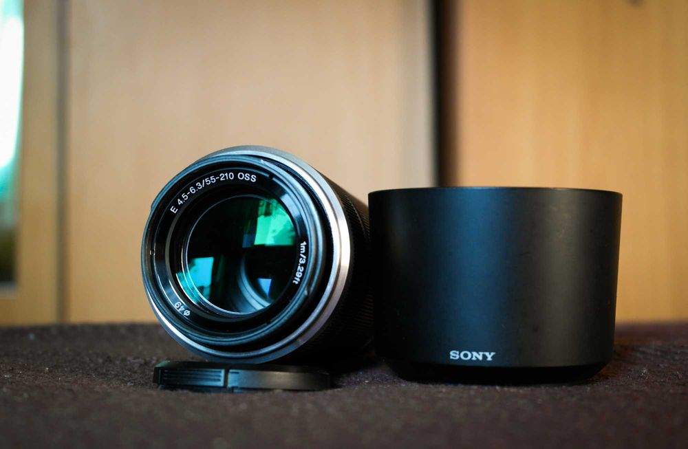 Obiectiv Mirorles Sony 55-210 mm Oss cu filtru Uv si Parasolar .