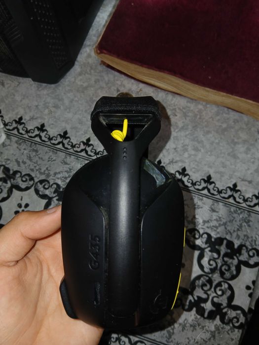 logitech g435. 111