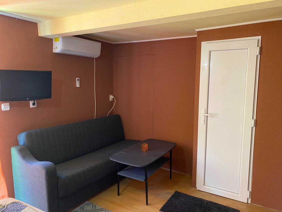 Дава се под наем  в Самоков - 15 кв.м за 224.4 € - Снимка #1