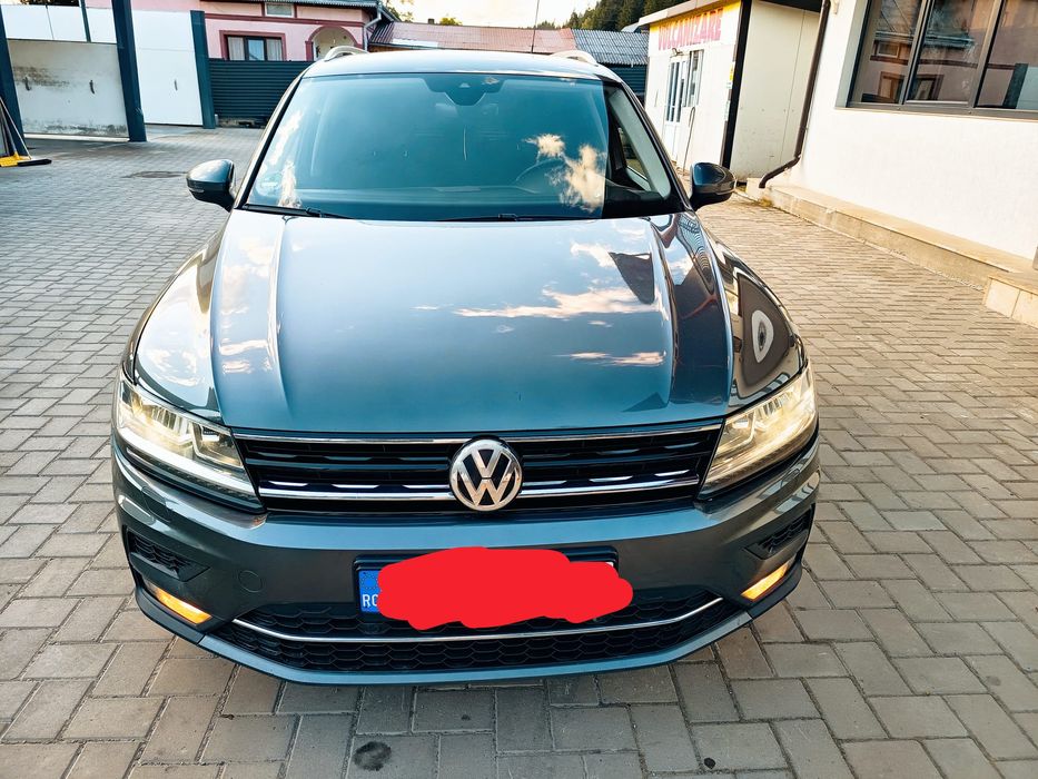 VOLKSWAGEN Tiguan
