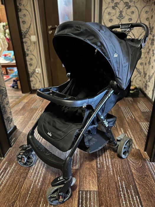 Коляска прогулочная Joie Muze