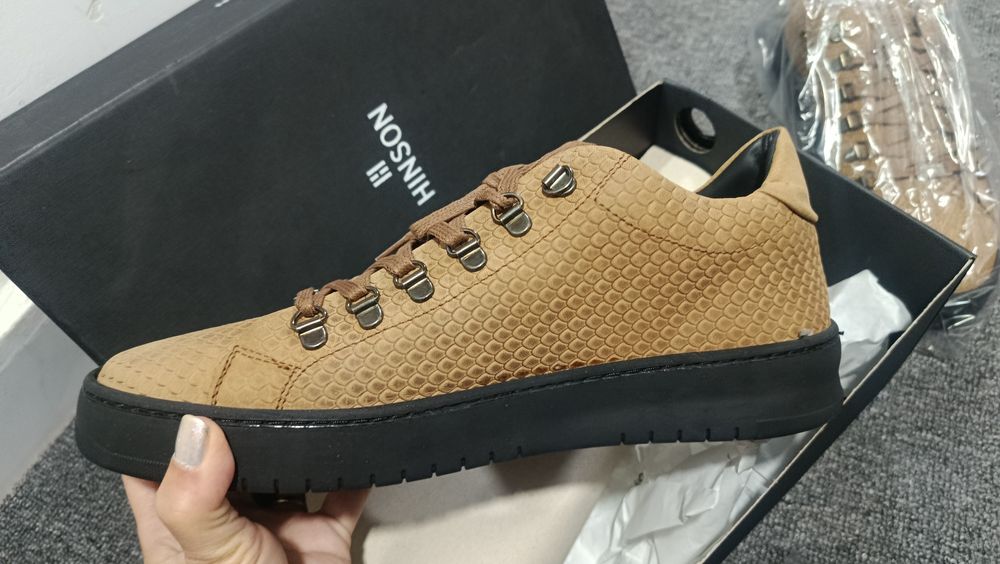 Pantofi din piele naturala