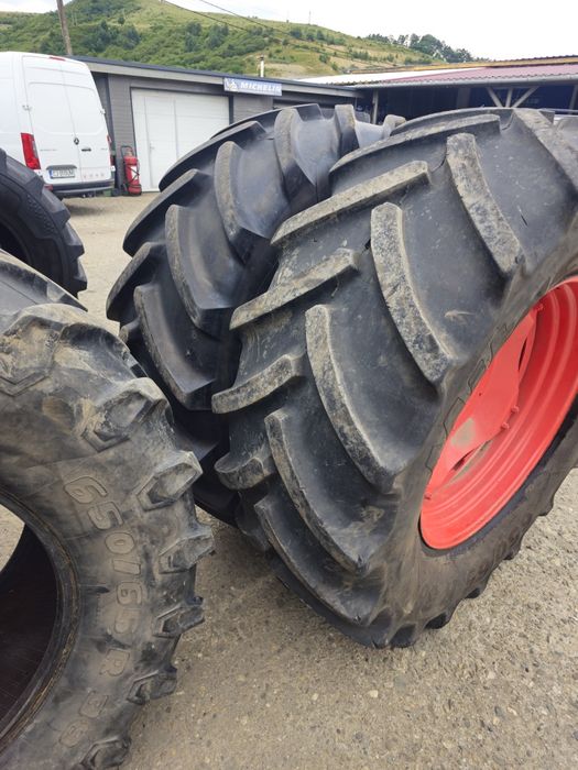 Anvelope 650 65 R 38.