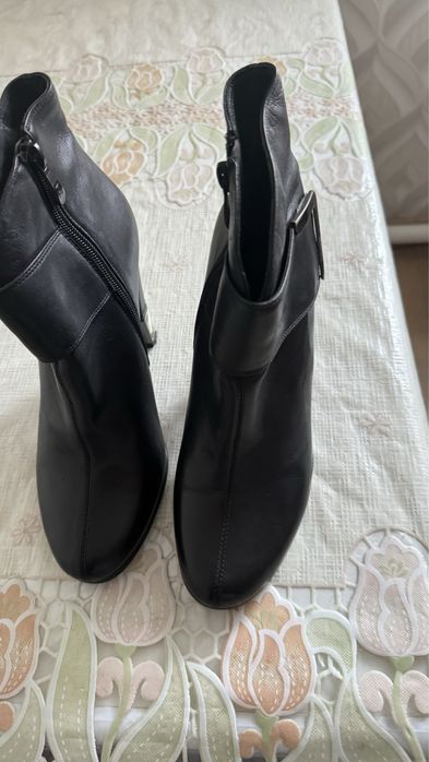 Продам женские полусапожки