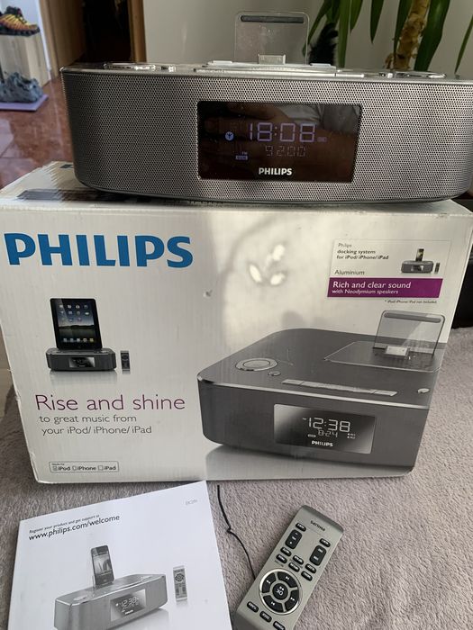 Radio cu ceas si statie andocare i pod  ipad Iphone Philips