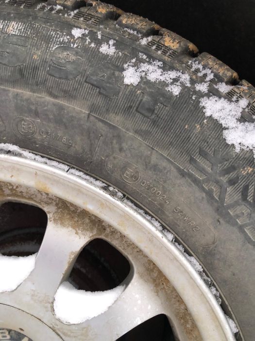 Vând 4 roți: jante aliaj originale BMW e39 cu cauciucuri de iarna