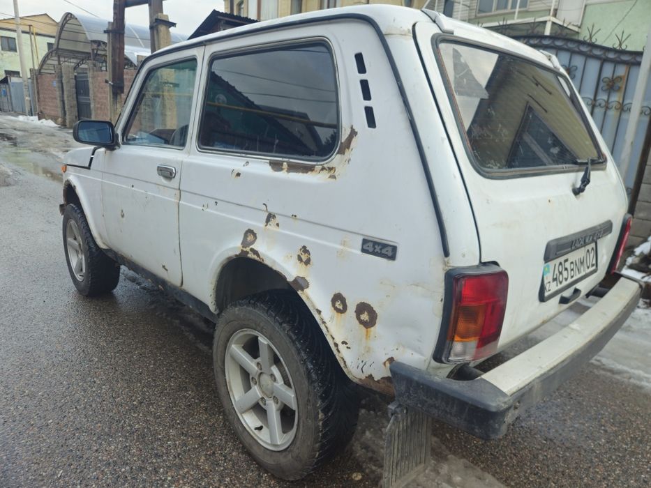 Продам ниву 2121