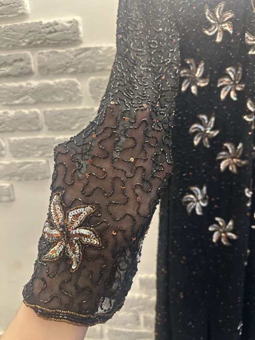 Продам вечернее платье, вышито бисером