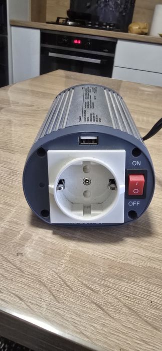 Vând invertor 24v-230