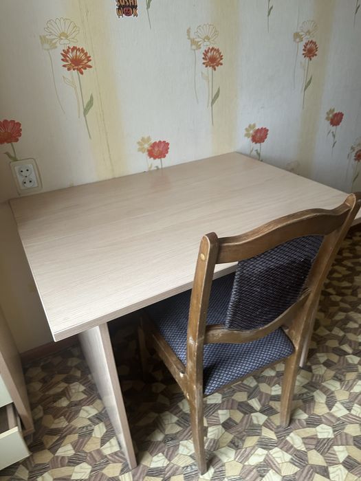 Продаем старую мебель