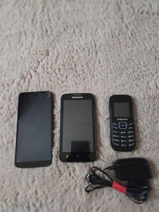 Lot telefoane pentru piese