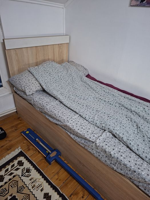 Șifonier și pat  spre vânzare