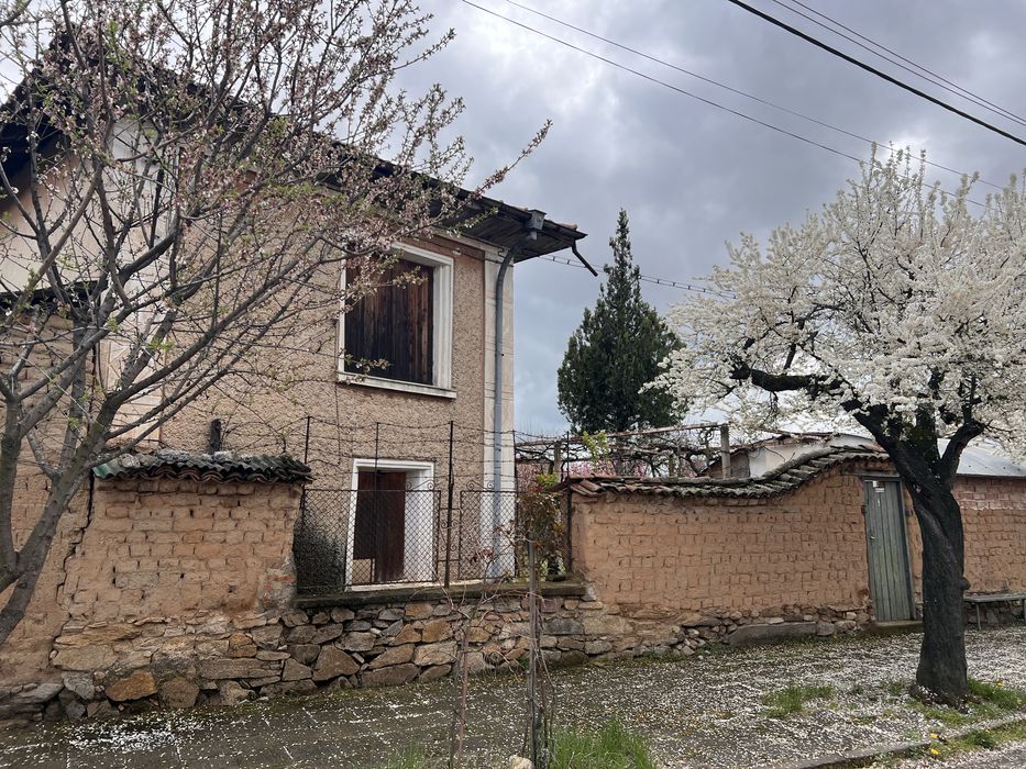 Къща с.Стрелци на 2 етажа