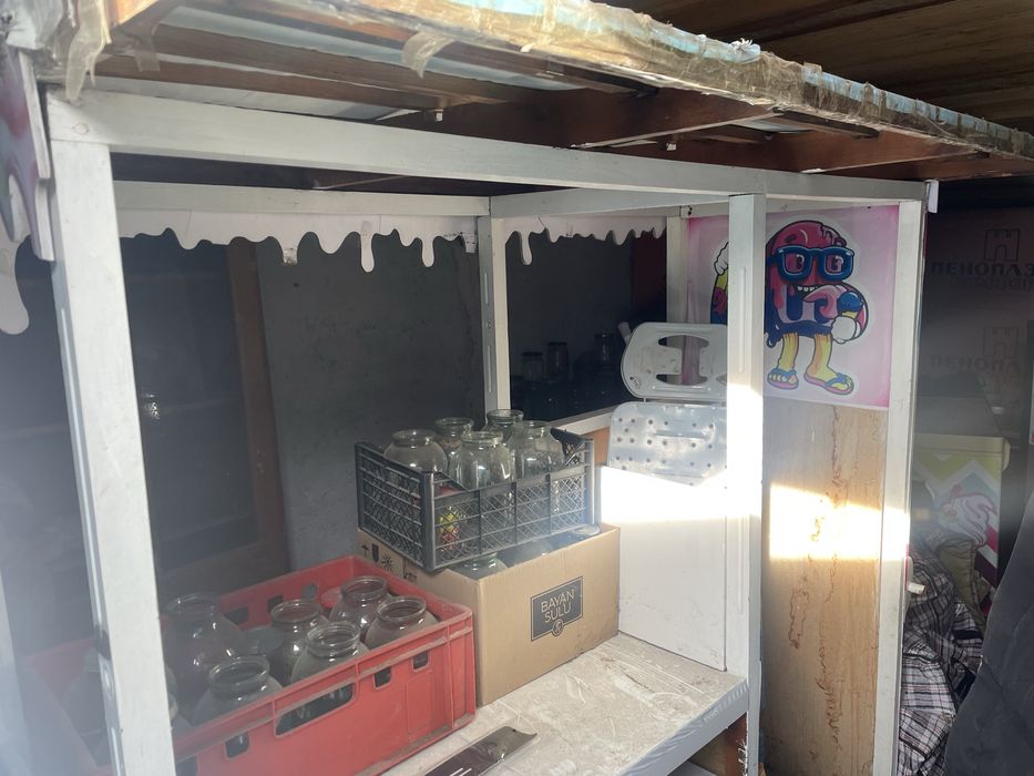 Морожный аппарат вместе холодильникам