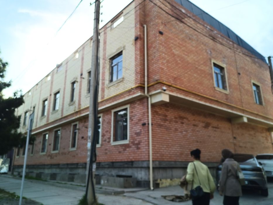 Продаётся дуплекс квартира 4/2-3/3 На метро Чоштепа 145м2