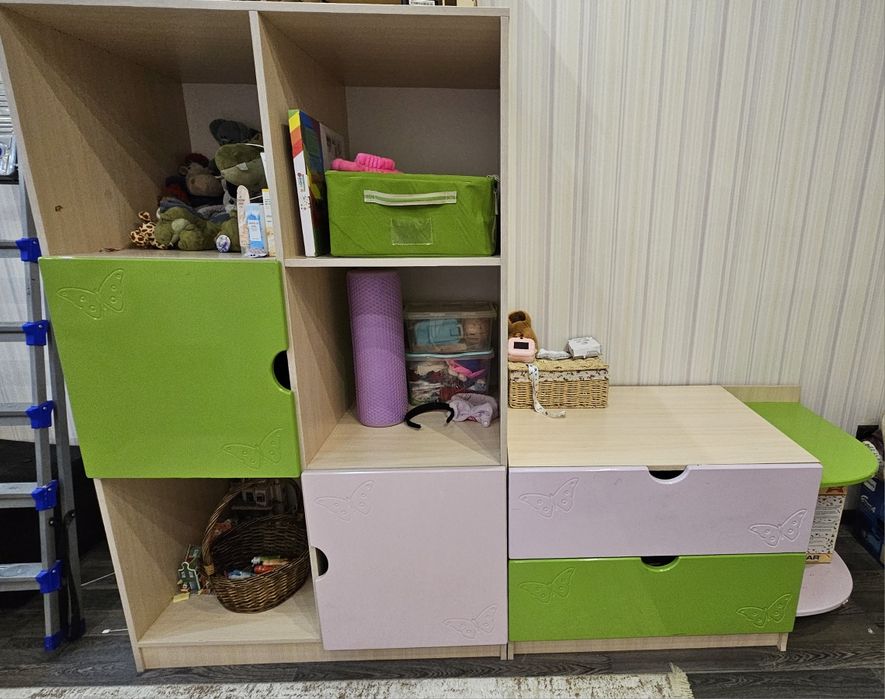 Шкаф в детскую комнату