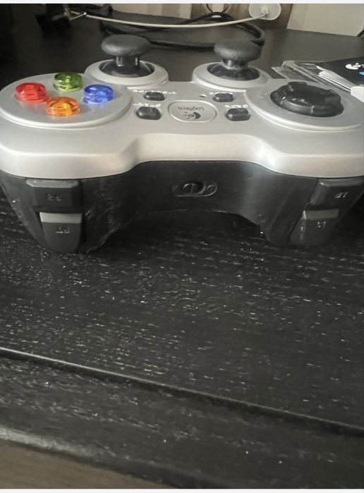 Продам игровой джойстик Logitech F 710