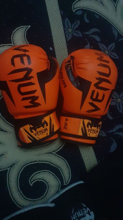 Футы и перчатки, 2футы