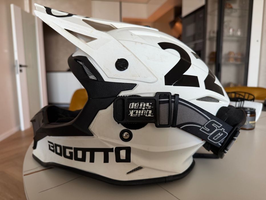 Ендуро каска Bogotto с маска и QR straps размер М 56-57см