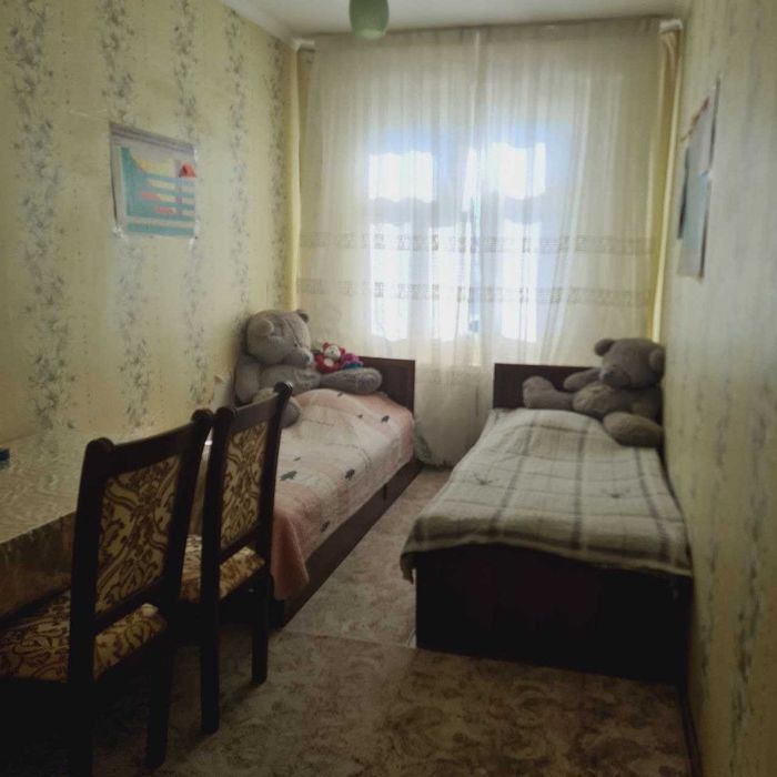 Авиасозлар 1, Кадышева 61-сонли мактаб ёнида