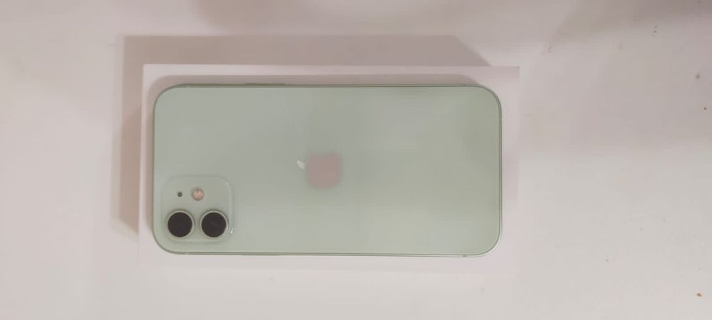 Продам IPhone 12