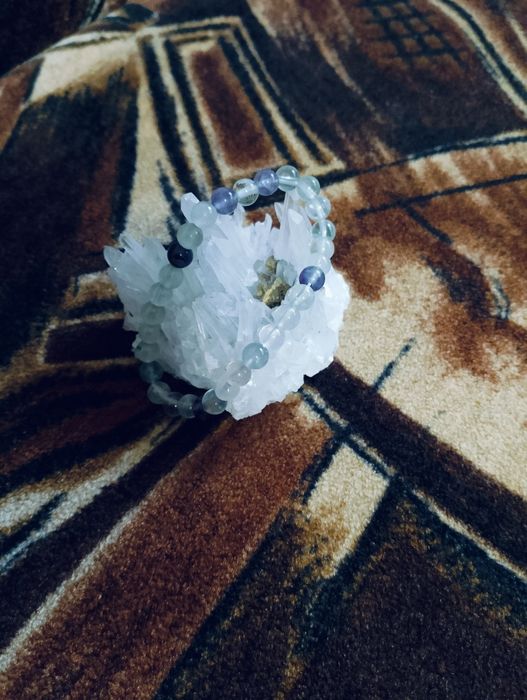 Гривна от естествен Флуорит