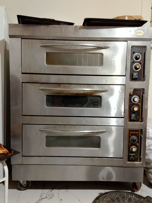 Продам печь для выпечки срочно