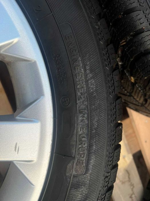 Алуминиеви джанти със зимни гуми 205/55/R16