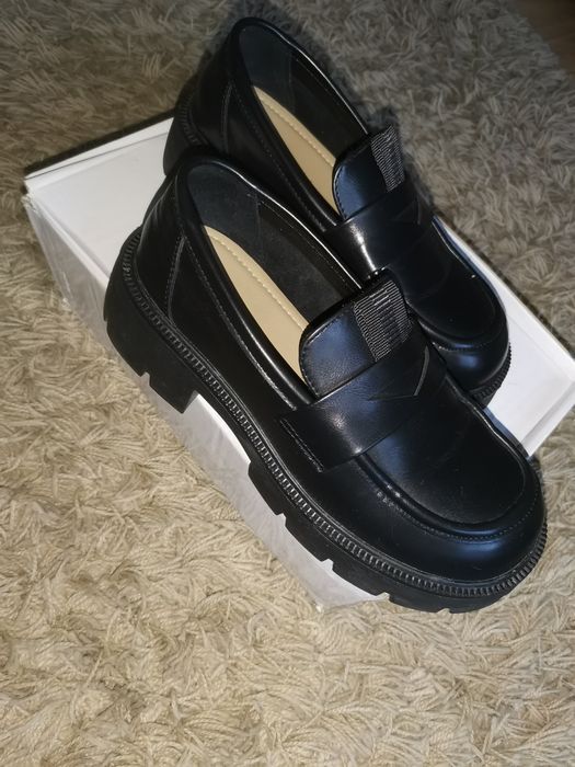 Подростковые туфли в идеальном состоянии