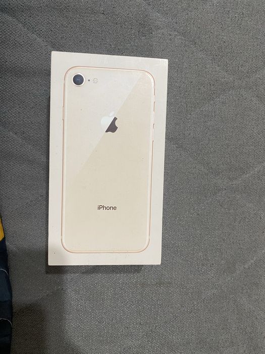 Айфон 8  64 гб / АКБ