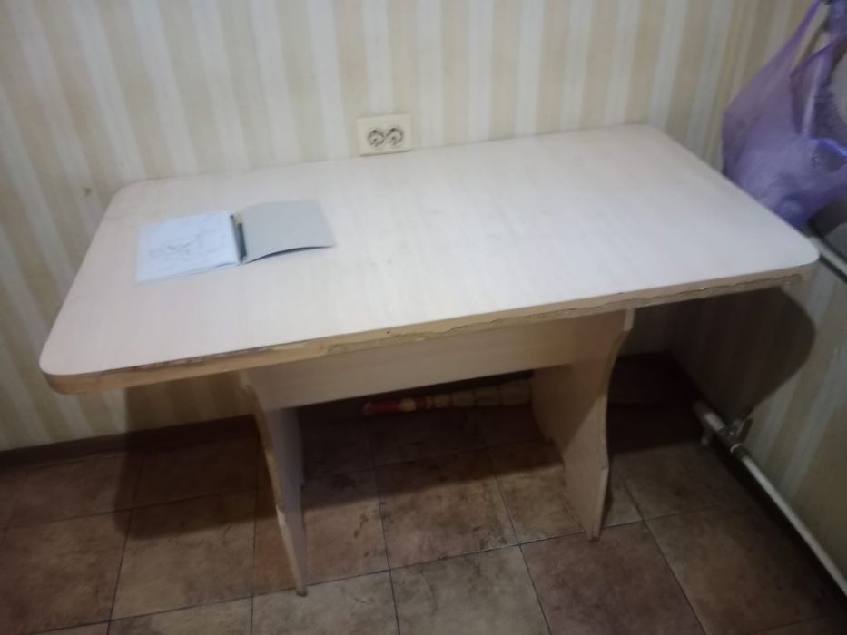 Диваны, шкафы куханные, столы, двери