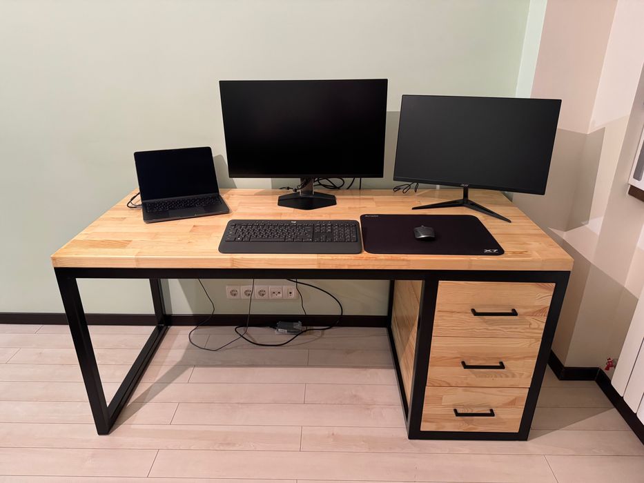 Стол компьютерный