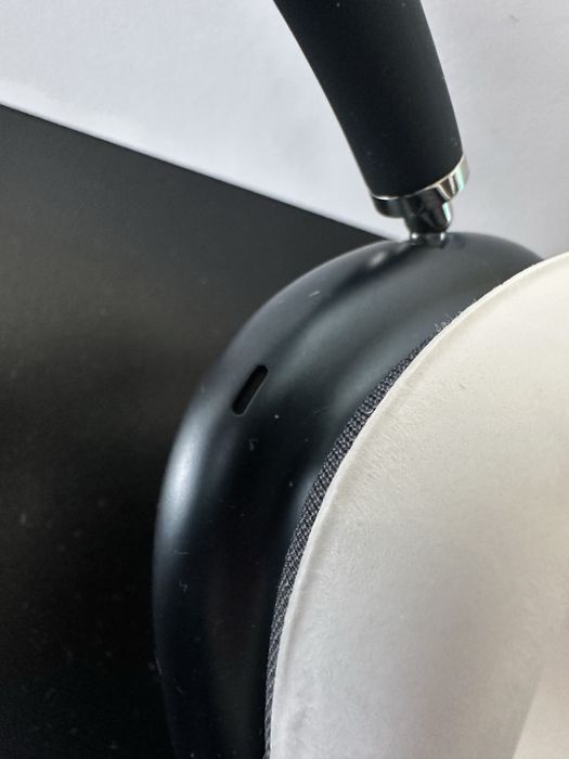 Apple AirPods Max with Smart Case iphone