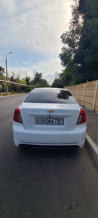 Gentra 2022 Mexanika – 2-pozitsiya – Oq – 79 500 km – Toza mashina