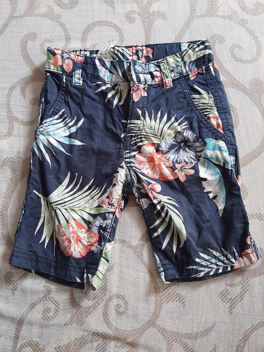 Бермуди на цветя benetton