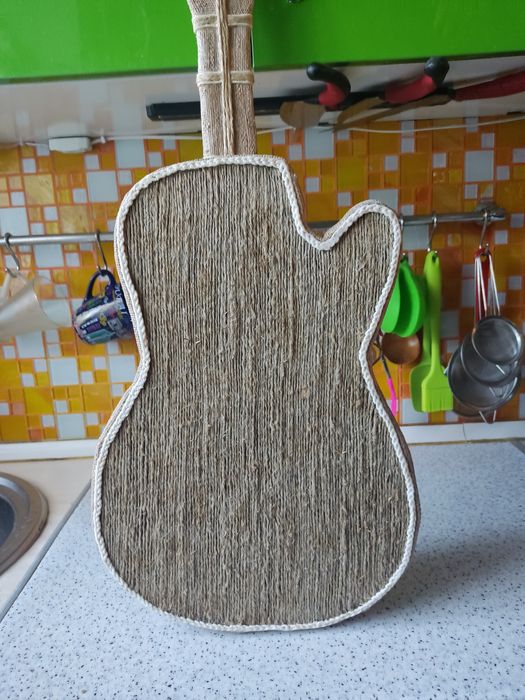Картина- гитара из джута
