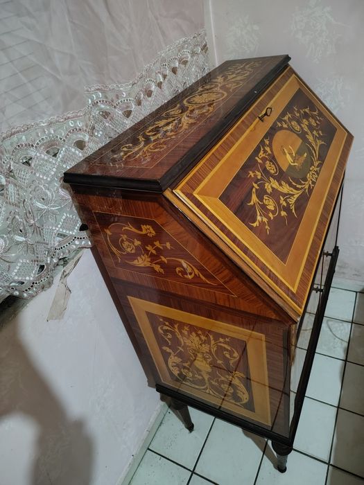 Продавам запазен