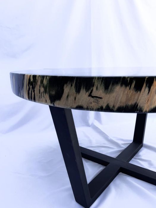 Журнальный столик из дуба